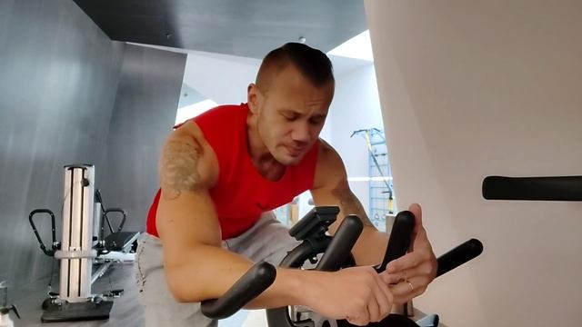 ИЗНАНКА ФИТНЕС - ИНДУСТРИИ / Как обманывают в фитнес-клубах / Откровение фитнес-тренера смотреть онлайн