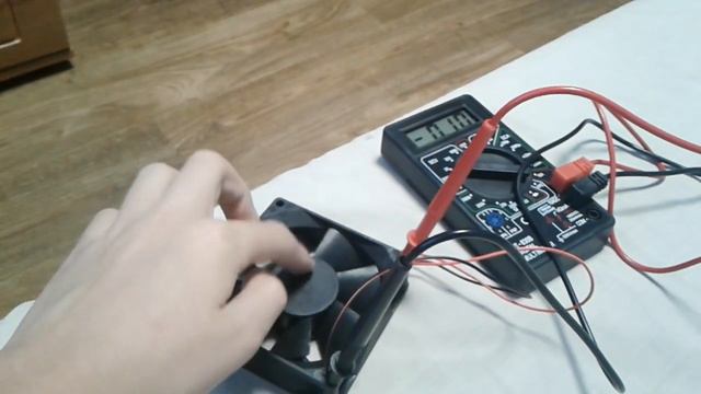 Турбина из куллера на 0.5 V смотреть онлайн