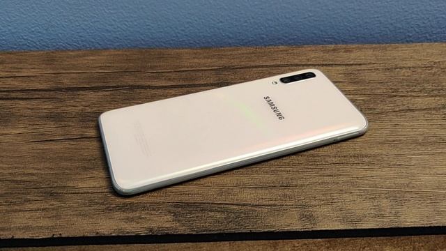 Samsung Galaxy A70 VS Razer Phone 2! FULL Comparison! смотреть онлайн