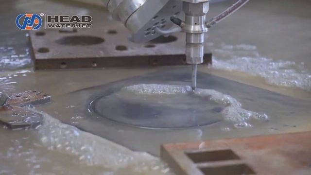 Станок гидроабразивной резки резал композитный материал--HEAD Waterjet