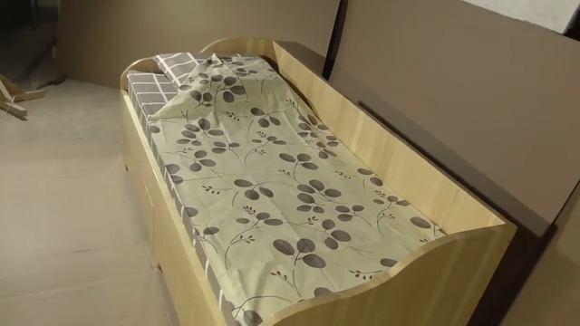 Односпальная кровать из массива кедра смотреть онлайн