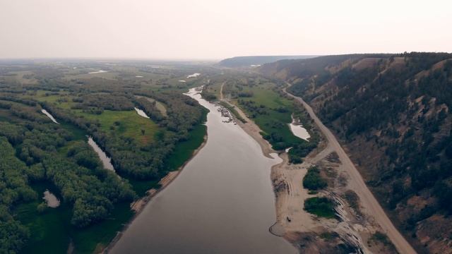 С высоты: Кангаласский мыс в Якутии смотреть онлайн