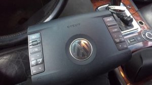 [VW Touareg] Как быстро поменять кнопки или переставить положение руля не отключая airbag.