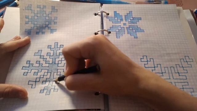 ЛД. Зимние идеи разворотов в личном дневнике:снежинки по клеточкам. смотреть онлайн