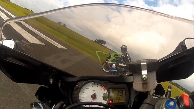 GSX-R 1000 K2 Vs GSX-R 750 K7