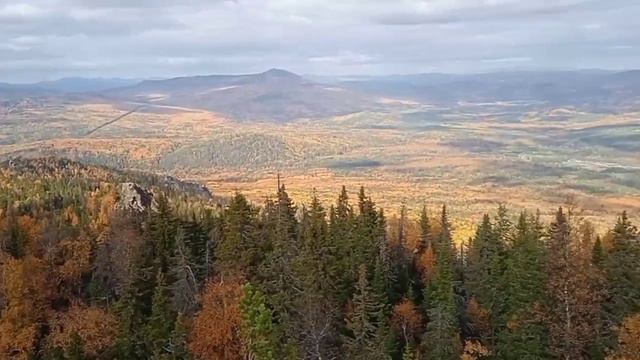 #осень 🍁🍂🍃😍💓 Красота с вершины третьей малиновки, хребта малидак⛰️(3) смотреть онлайн