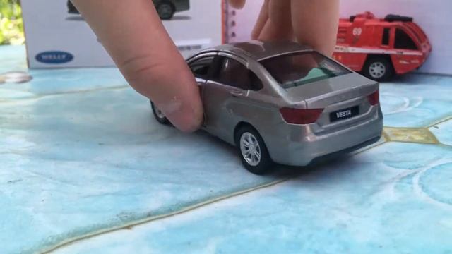 LADA VESTA обзор модели 1/43 Welly смотреть онлайн