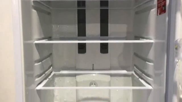 Холодильник Ariston HBM1181 4F смотреть онлайн