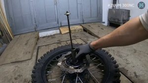 Как достать подшипник из мотоколеса?