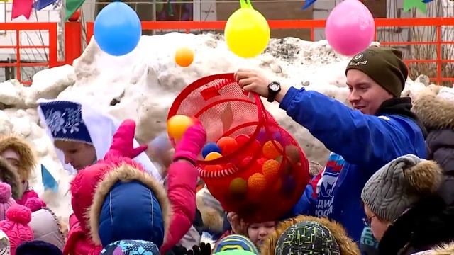 В РЕУТОВЕ НАЧАЛИ ПРАЗДНОВАТЬ МАСЛЕНИЦУ 21.02.2017 смотреть онлайн