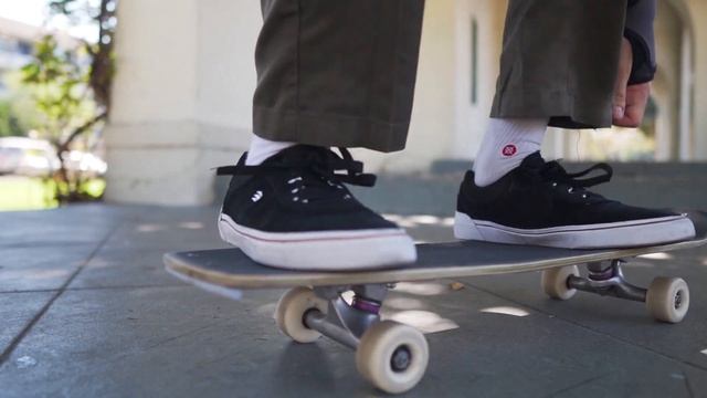 Freestyle Trick Tip: How to Pogo for Beginners смотреть онлайн