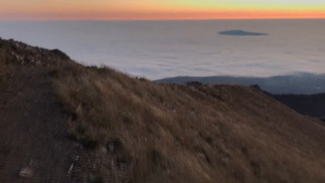 Рассвет на вершине горы БЕШТАУ смотреть онлайн