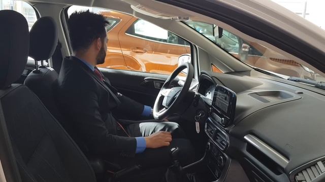 Ford Ecosport SE Mecánica 2018 - Versión de Entrada смотреть онлайн