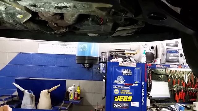 Oil & Filter Change '12 Dodge Grand Caravan смотреть онлайн