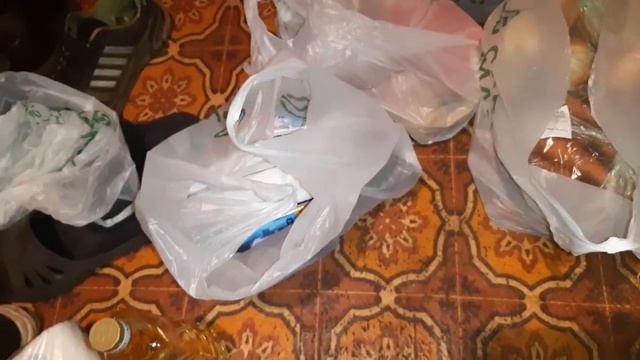 # Закупились продуктами. Готовлю впервые такой торт из 2 начинок. смотреть онлайн
