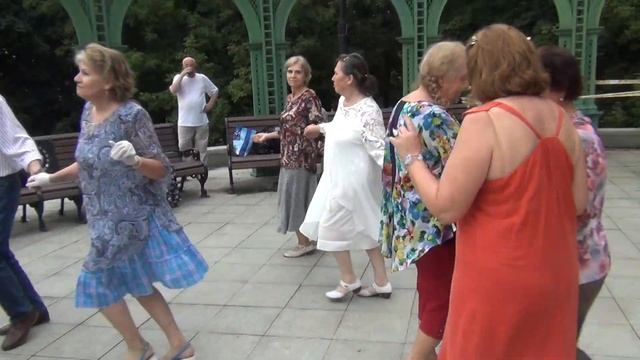 Шоколадная булочка на балу"Гуляем и танцуем" Москва Парк Останкино смотреть онлайн