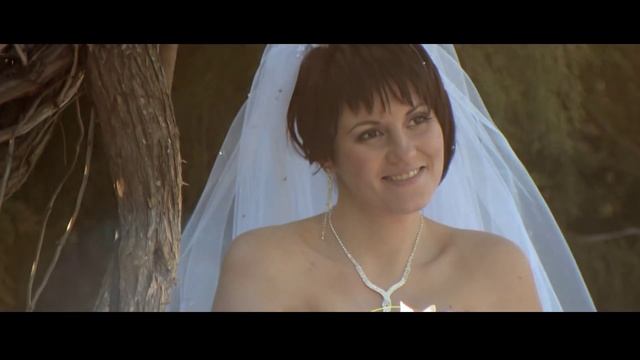 СЧАСТЛИВЫХ ВЫДАЮТ ГЛАЗА смотреть онлайн