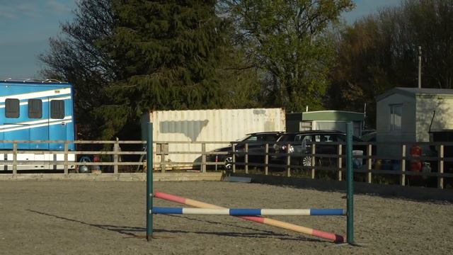 I RIDE A YOUTUBER'S HORSE... смотреть онлайн