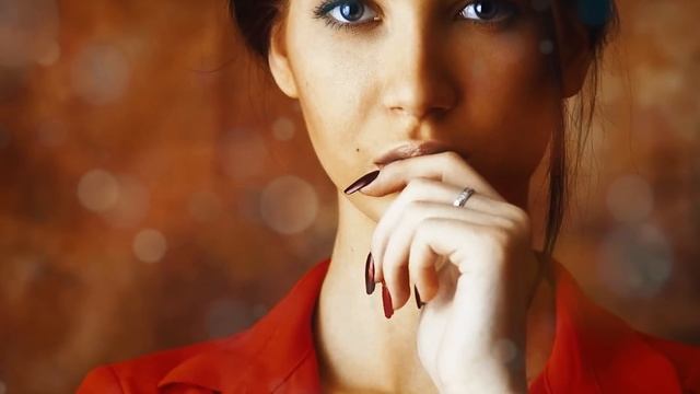 Она убедила свекровь съехать в коммуналку, и оставить им большую квартиру, а через год… смотреть онлайн