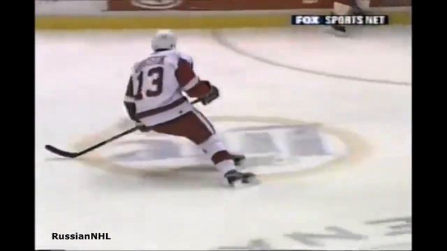Pavel Datsyuk got hit hard by Steve Webb (2001) смотреть онлайн