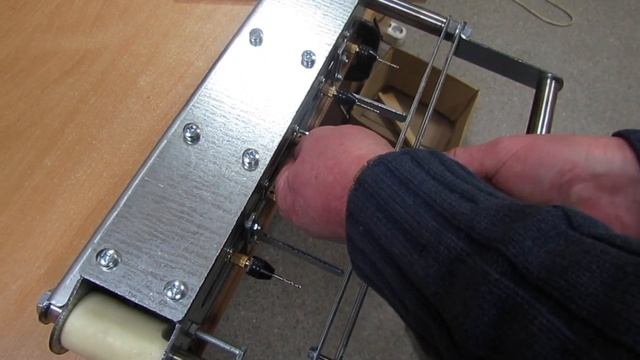 Дырокол для рамок от Пчелотехники смотреть онлайн