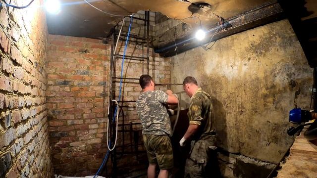 Бурение скважины в гараже / своя вода / как я добывал воду у себя в гараже смотреть онлайн