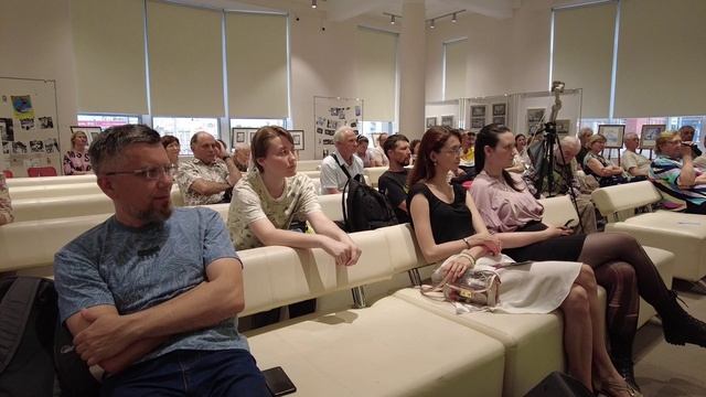 Ольга Чикина  -  Как мне не знать слова, острые как стекло