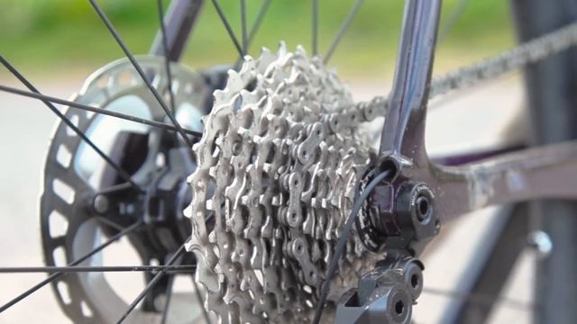 What’s The BEST Electronic Groupset? | Shimano Ultegra Di2 R8100 Vs. SRAM Force AXS