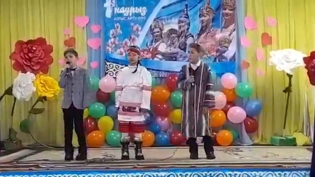 Песня 'Если с другом вышел в путь' смотреть онлайн