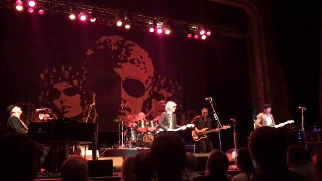 Mott The Hoople Live Walking With a Mountain @ Keswick Glendale PA April 8 2019 смотреть онлайн