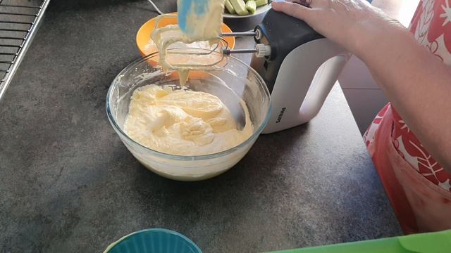 ПИРОГ/С РЕВЕНЕМ ,песочное тесто,С БЕЛКОВОЙ ОРЕХОВОЙ корочкой ?ОЧЕНЬ вкусный ? смотреть онлайн