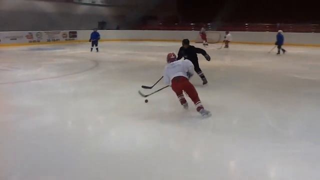 Игра в 2 шайбы www.Hockey-star.ru!!!Школа хоккея Hockey-star 2016!!!Москва! смотреть онлайн