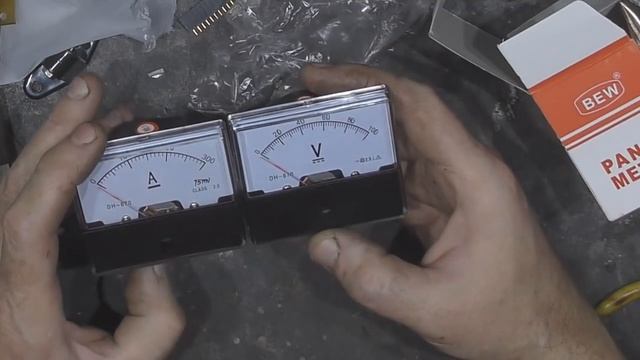 Стрелочный вольтметр DC 100 V, амперметр DC 200 A и разная всячина. смотреть онлайн