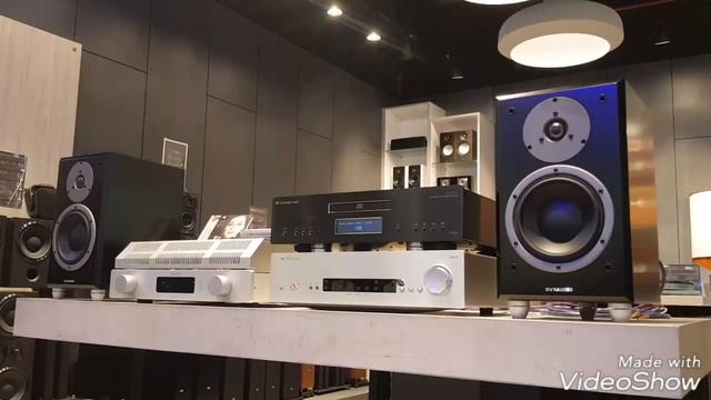 Dynaudio Emit M20 //