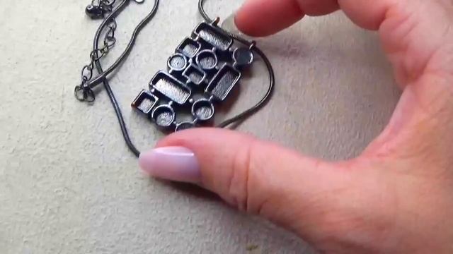 НАШЛА НА СВАЛКЕ ПАКЕТ и ЗАБРАЛА! Открыла и АХНУЛА ! Винтажная бижутерия ,винтаж, антиквариат смотреть онлайн