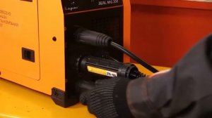 Инверторный сварочный аппарат Сварог REAL MIG 200