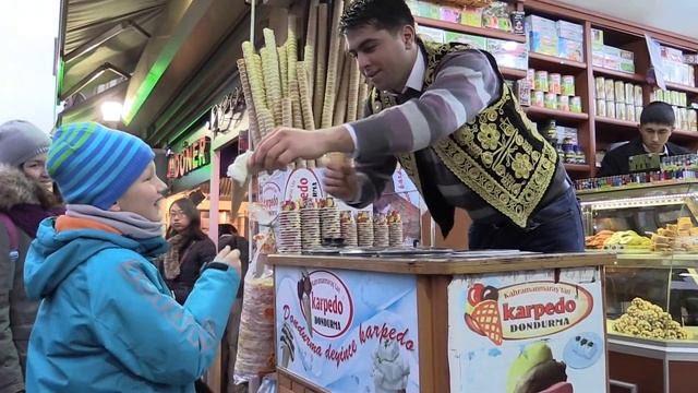 Продажа мороженного в Стамбуле. смотреть онлайн