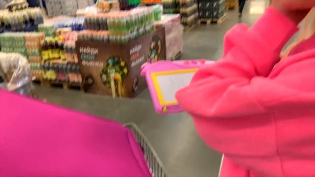 ПАРЕНЬ ПОКУПАЕТ МНЕ ВСЕ ЧТО Я НАРИСУЮ ? КУПЛЮ ВСЕ ЧТО НАРИСУЕШЬ смотреть онлайн