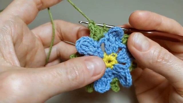 КВАДРАТНЫЙ МОТИВ КРЮЧКОМ С ЦВЕТКОМ? схема вязания бабушкиного квадрата