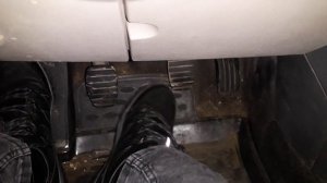 Простая проверка вакуумного усилителя тормозов, проверка клапана ВУТ и шланга на подсос воздуха!