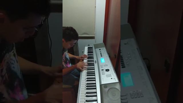 De Todo Un Poco Con #Piano #Bongos #Güira смотреть онлайн