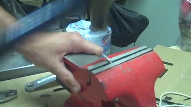 Mischief Tutorial: Flatten Tire Prank смотреть онлайн
