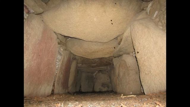 Danish megaliths: Knudshoved Jættestue смотреть онлайн