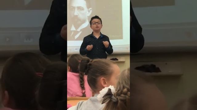 как я в школе рассказываю стих про осень смотреть онлайн