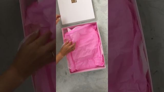 упаковка платья NEGLIGE смотреть онлайн