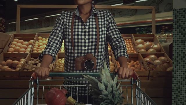 Реклама фотоаппарата. "Always grab a camera". смотреть онлайн