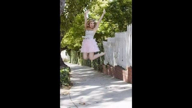 Caroline Sunshine- The Star I Are смотреть онлайн