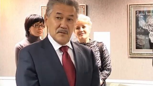 Необычная выставка картин на стекле с подсветкой.(поздравление мэра г. Усинск) смотреть онлайн