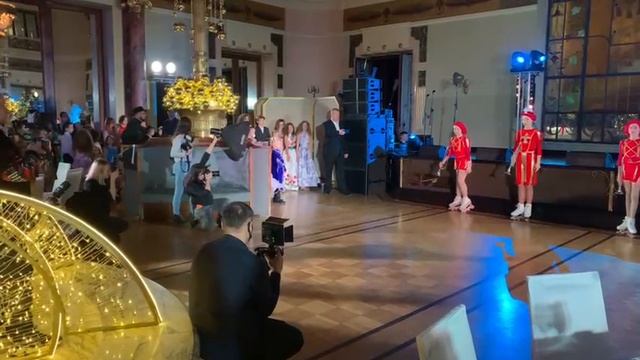 Метрополь Королевские Пажи-2