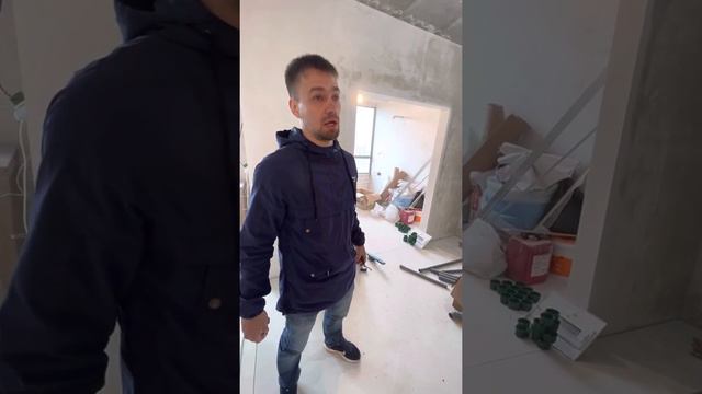 ПЕРВАЯ В ЖИЗНИ РАБОТА НАШЕГО БОССА смотреть онлайн